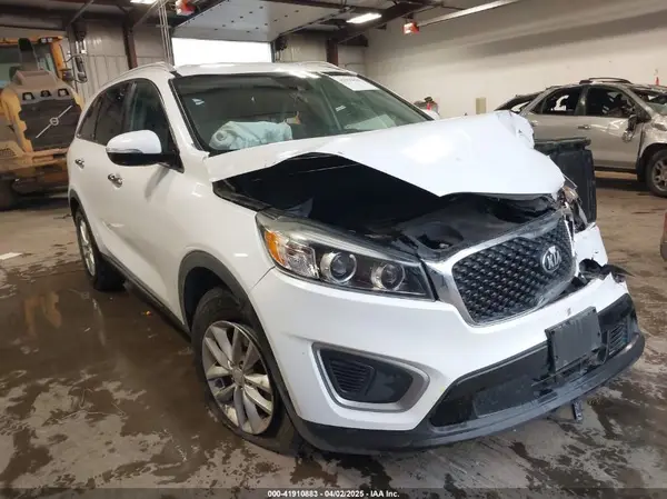 5XYPG4A35HG242606 2017 KIA SORENTO - Image 1