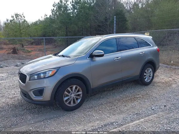 5XYPG4A35HG244825 2017 KIA SORENTO - Image 2