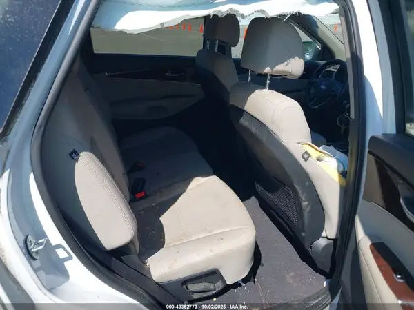 5XYPG4A35HG246039 2017 KIA SORENTO - Image 8