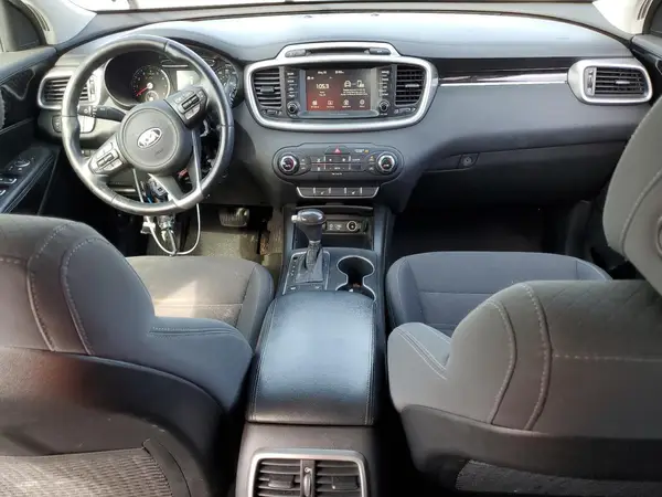 5XYPG4A35HG246932 2017 KIA SORENTO - Image 8