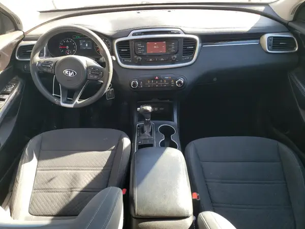 5XYPG4A35HG252326 2017 KIA SORENTO - Image 8