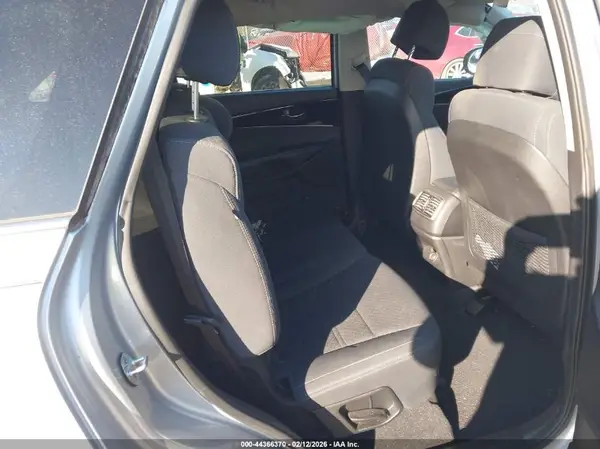 5XYPG4A35HG253654 2017 KIA SORENTO - Image 8