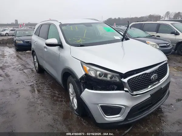 5XYPG4A35HG255582 2017 KIA SORENTO - Image 1