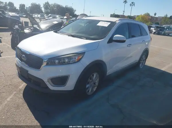 5XYPG4A35HG255906 2017 KIA SORENTO - Image 2