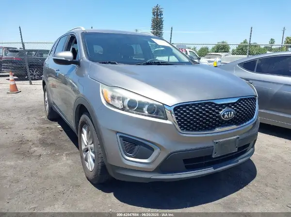 5XYPG4A35HG257235 2017 KIA SORENTO - Image 1