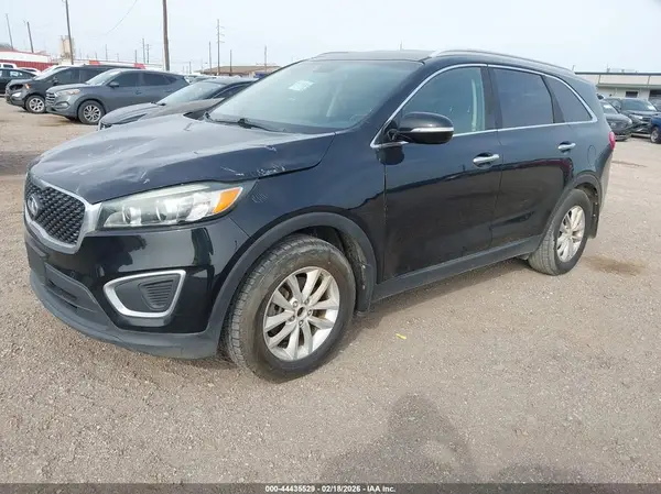 5XYPG4A35HG260183 2017 KIA SORENTO - Image 2