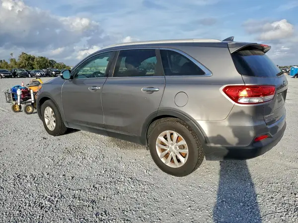5XYPG4A35HG260572 2017 KIA SORENTO - Image 2