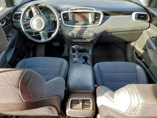 5XYPG4A35HG260572 2017 KIA SORENTO - Image 8