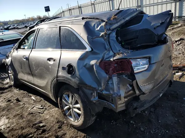 5XYPG4A35HG265402 2017 KIA SORENTO - Image 2