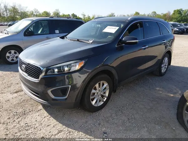 5XYPG4A35HG269319 2017 KIA SORENTO - Image 2