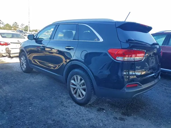 5XYPG4A35HG269546 2017 KIA SORENTO - Image 2