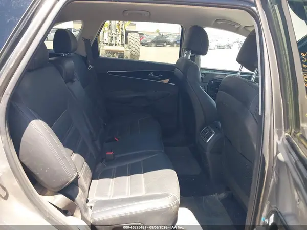 5XYPG4A35HG273239 2017 KIA SORENTO - Image 8