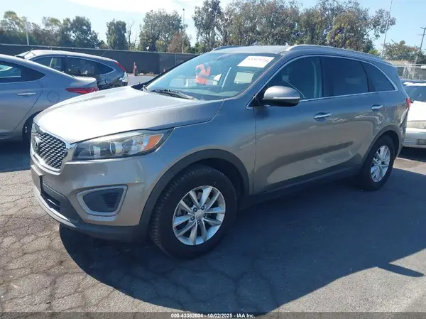 5XYPG4A35HG277341 2017 KIA SORENTO - Image 2