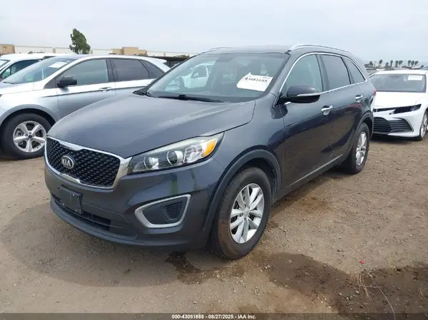 5XYPG4A35HG279073 2017 KIA SORENTO - Image 2