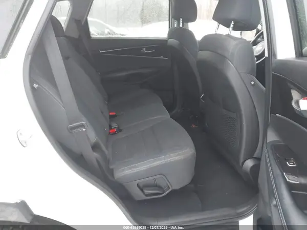 5XYPG4A35HG283995 2017 KIA SORENTO - Image 8