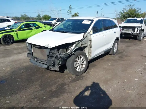 5XYPG4A35HG285231 2017 KIA SORENTO - Image 2