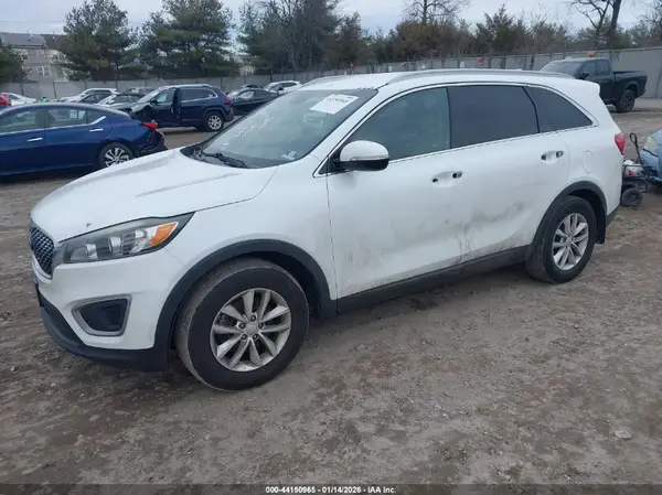 5XYPG4A35HG294947 2017 KIA SORENTO - Image 2