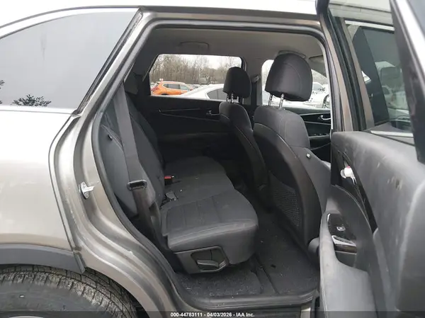 5XYPG4A35HG296973 2017 KIA SORENTO - Image 8