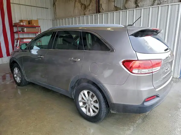 5XYPG4A35HG297623 2017 KIA SORENTO - Image 2