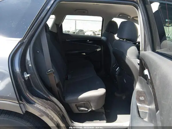 5XYPG4A35HG300195 2017 KIA SORENTO - Image 8
