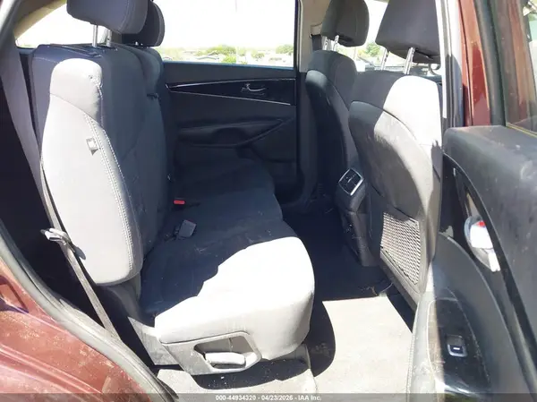 5XYPG4A35HG304151 2017 KIA SORENTO - Image 8