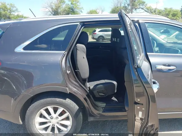 5XYPG4A35HG326120 2017 KIA SORENTO - Image 8
