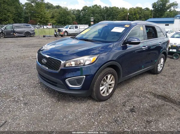 5XYPG4A35HG334749 2017 KIA SORENTO - Image 2
