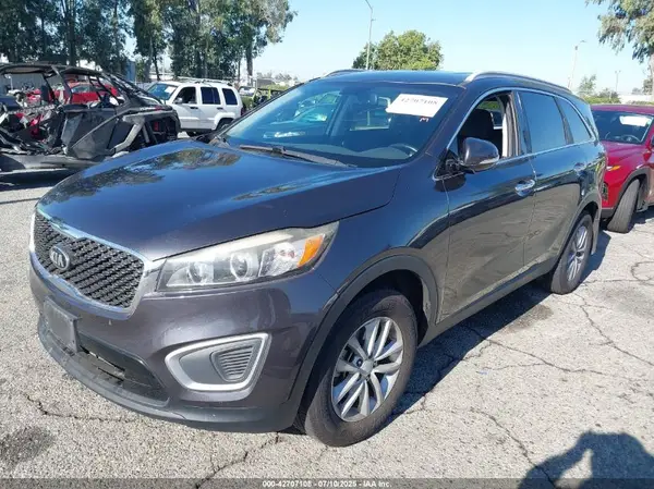 5XYPG4A35JG341786 2018 KIA SORENTO - Image 2