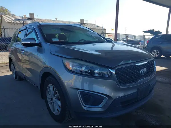 5XYPG4A35JG341884 2018 KIA SORENTO - Image 1