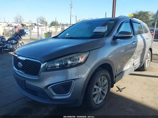 5XYPG4A35JG341884 2018 KIA SORENTO - Image 2