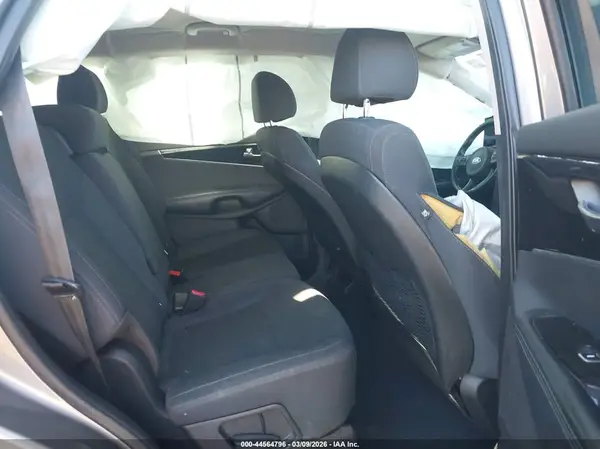 5XYPG4A35JG341884 2018 KIA SORENTO - Image 8