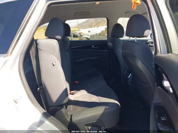 5XYPG4A35JG346552 2018 KIA SORENTO - Image 8