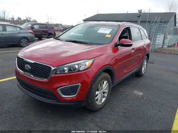 5XYPG4A35JG347037 2018 KIA SORENTO - Image 2