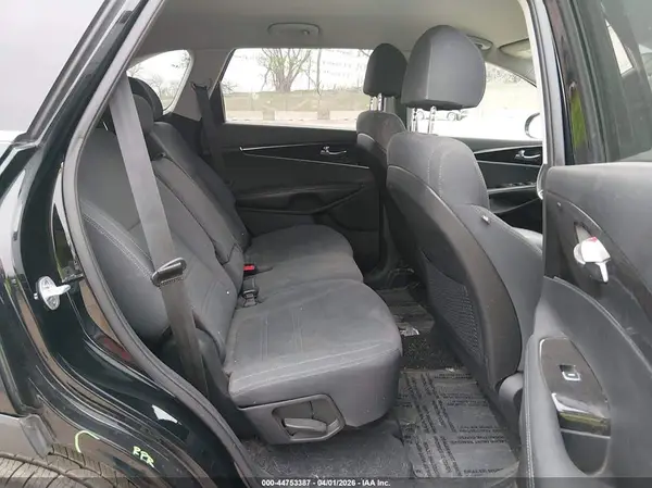 5XYPG4A35JG348916 2018 KIA SORENTO - Image 8