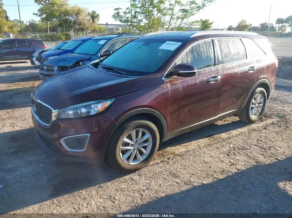 5XYPG4A35JG350794 2018 KIA SORENTO - Image 2