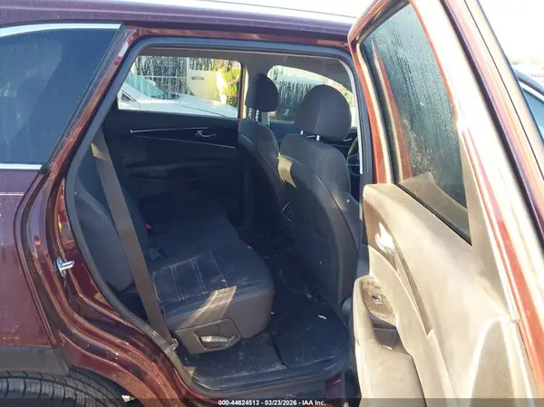 5XYPG4A35JG350794 2018 KIA SORENTO - Image 8