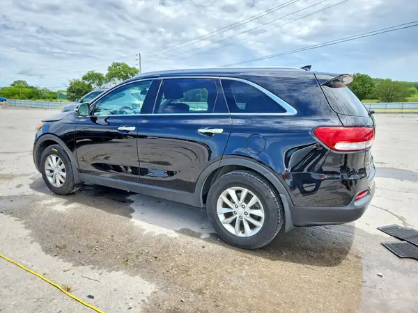 5XYPG4A35JG351122 2018 KIA SORENTO - Image 2