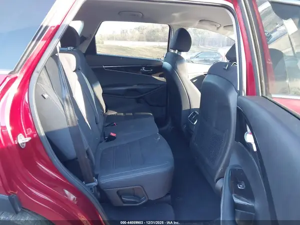 5XYPG4A35JG353811 2018 KIA SORENTO - Image 8