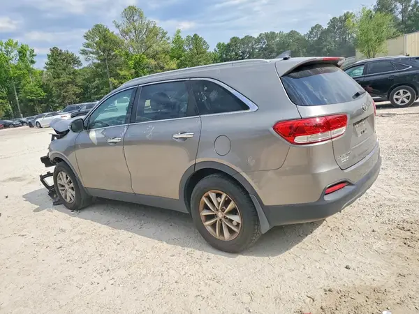 5XYPG4A35JG358572 2018 KIA SORENTO - Image 2