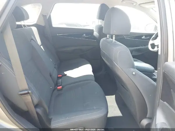 5XYPG4A35JG374366 2018 KIA SORENTO - Image 8