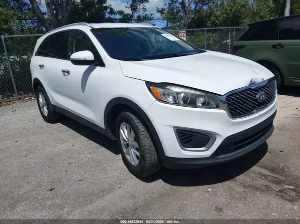 5XYPG4A35JG374500 2018 KIA SORENTO - Image 1