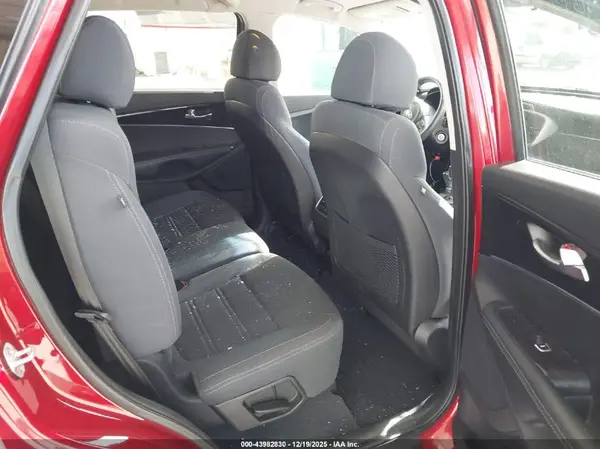 5XYPG4A35JG378028 2018 KIA SORENTO - Image 8