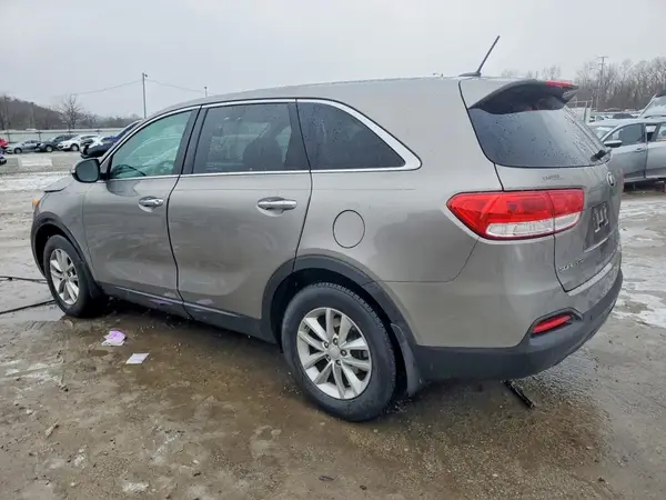 5XYPG4A35JG378384 2018 KIA SORENTO - Image 2
