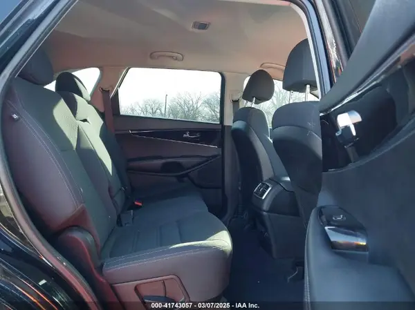 5XYPG4A35JG379003 2018 KIA SORENTO - Image 8