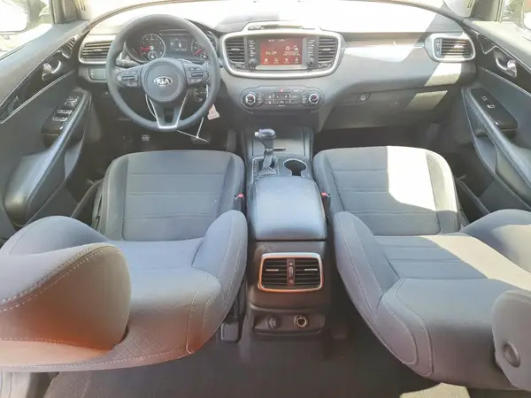 5XYPG4A35JG381382 2018 KIA SORENTO - Image 8