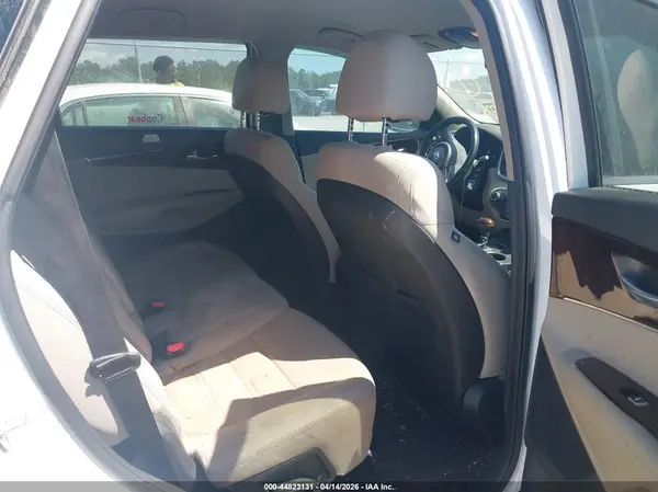 5XYPG4A35JG382841 2018 KIA SORENTO - Image 8
