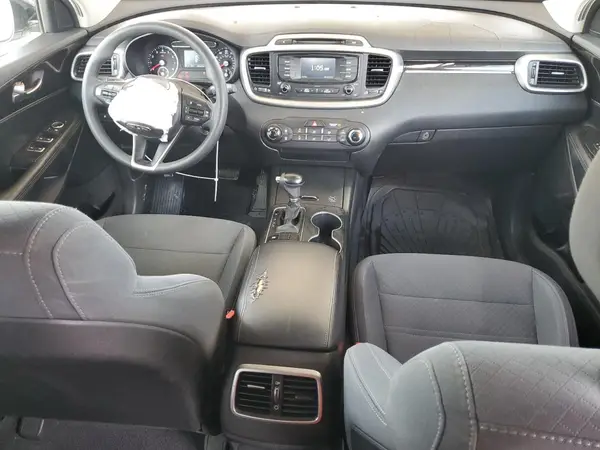 5XYPG4A35JG385349 2018 KIA SORENTO - Image 8