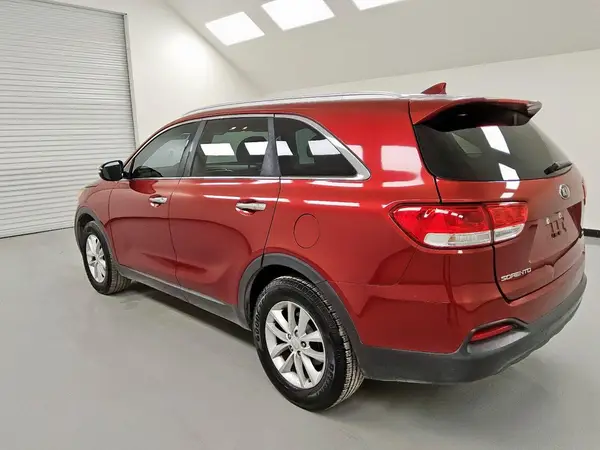 5XYPG4A35JG388672 2018 KIA SORENTO - Image 2