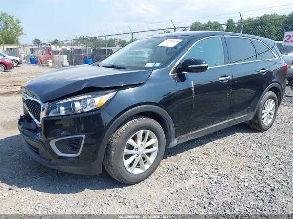 5XYPG4A35JG398635 2018 KIA SORENTO - Image 2