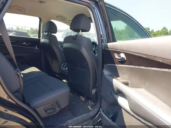 5XYPG4A35JG398635 2018 KIA SORENTO - Image 8